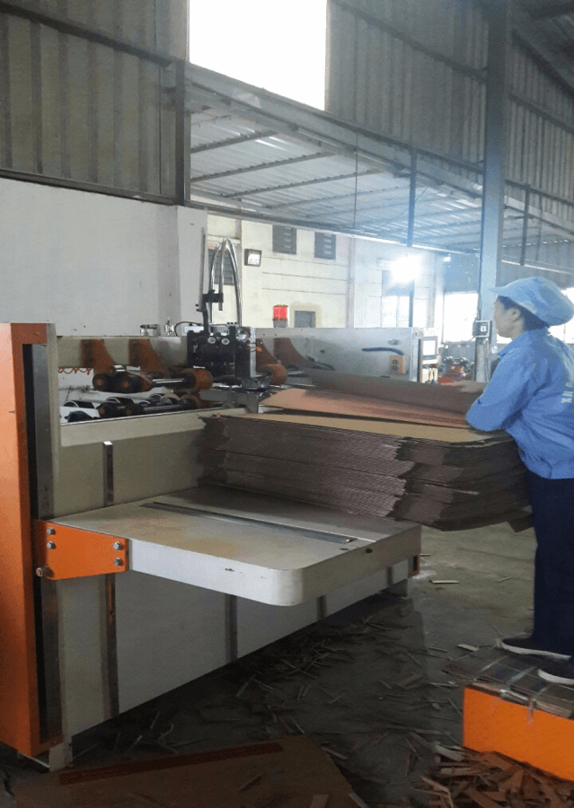 Máy ghim đóng thùng tay